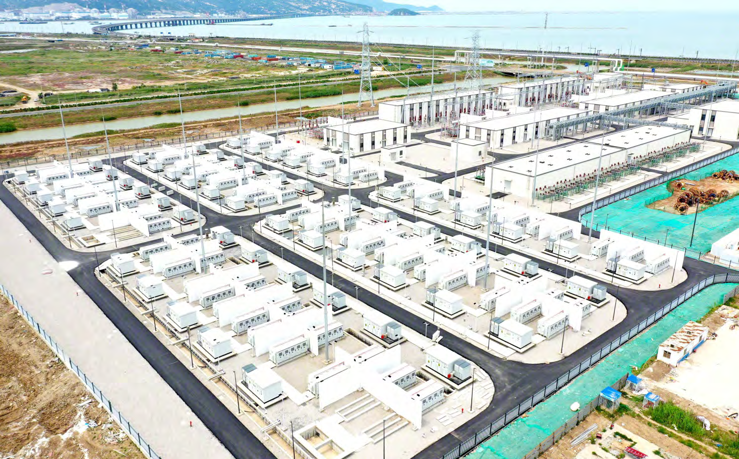 国内在建最大海上光伏项目、中核田湾200万千瓦滩涂光伏示范项目配套升压站工程　任义刚摄.png