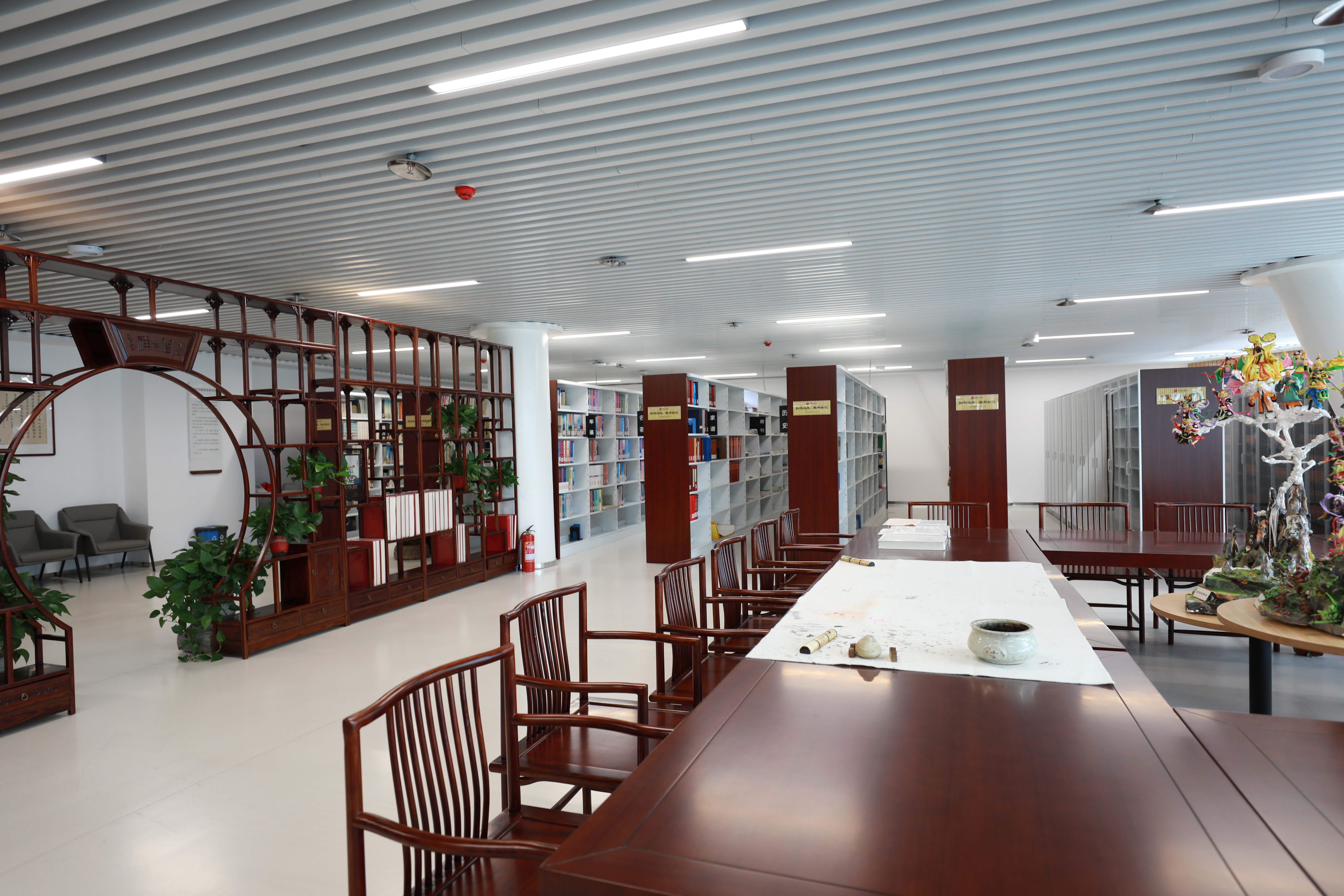 地方文献馆1.JPG