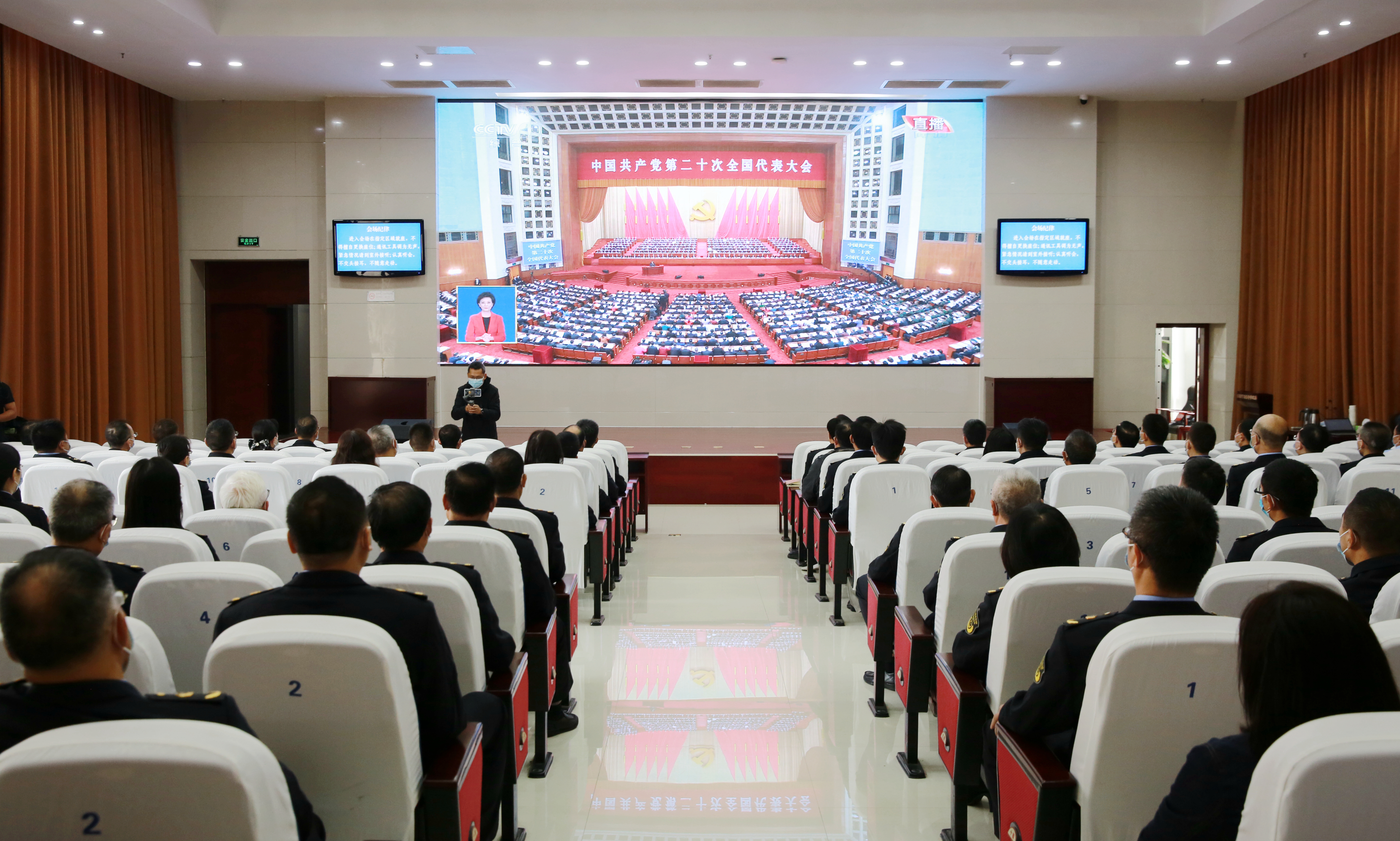 巩鹏.jpg