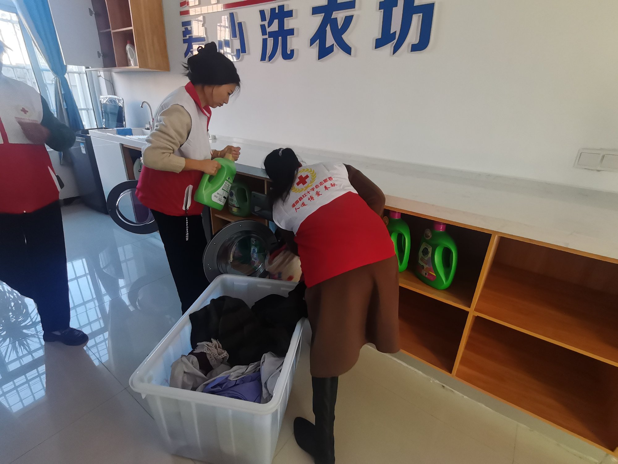 张店社区洗衣服2 - 副本(1)_副本.jpg