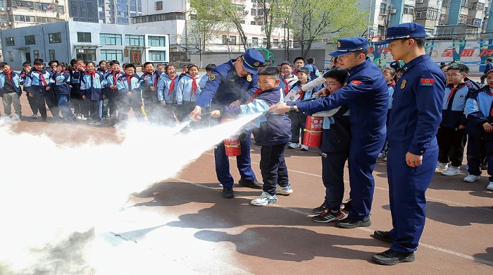 中小学生学安全2.jpg