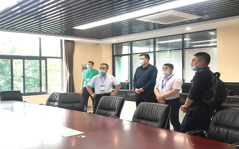 市教育考试院院长李红宝巡视考点.jpg