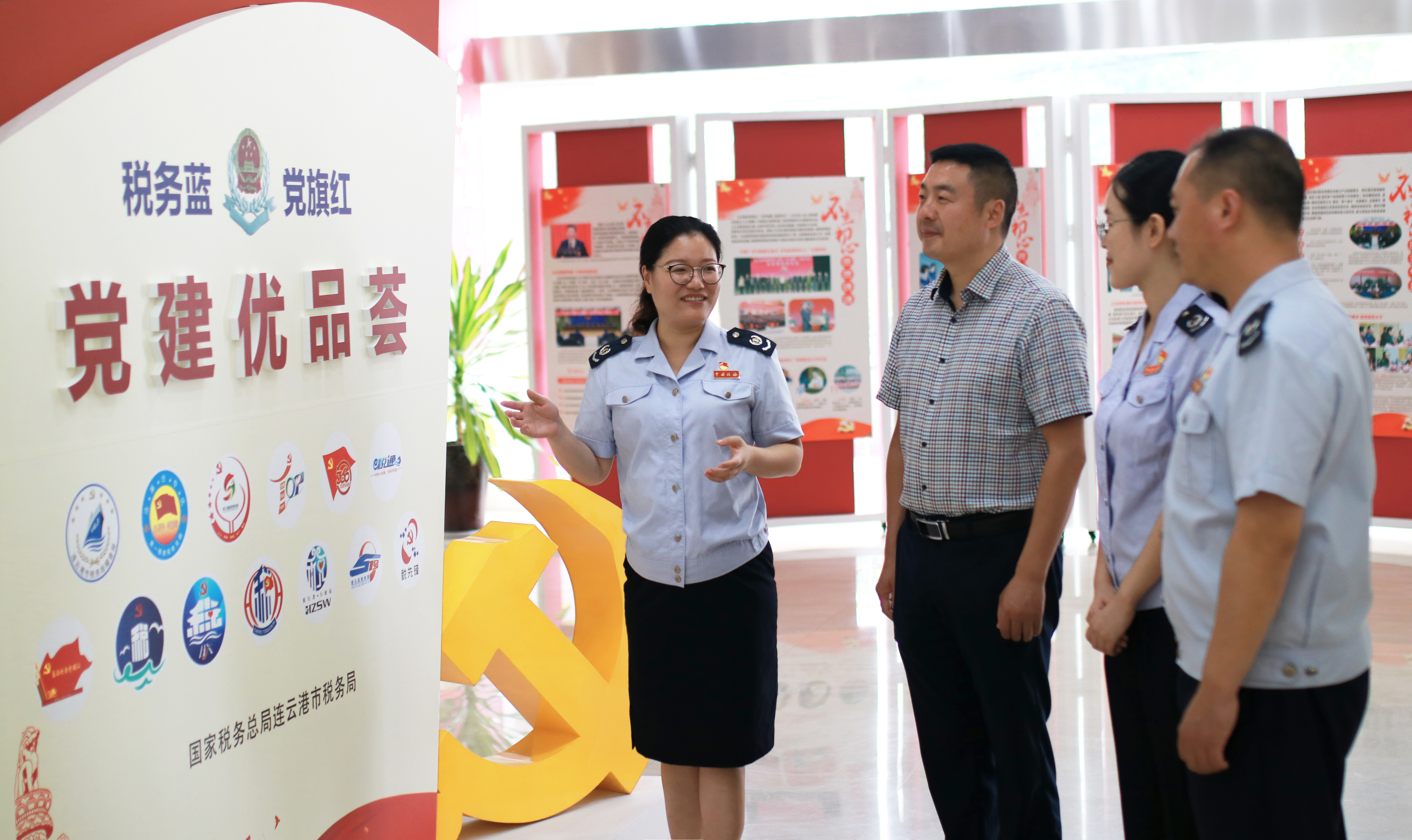 刘文静在全系统启动“一党委一品牌、一支部一特色”创建活动，举办“党建优品荟”成果展示，形成了党委创品牌、支部有特色、小组增活力、党员当先锋的干事创业氛围，.jpg