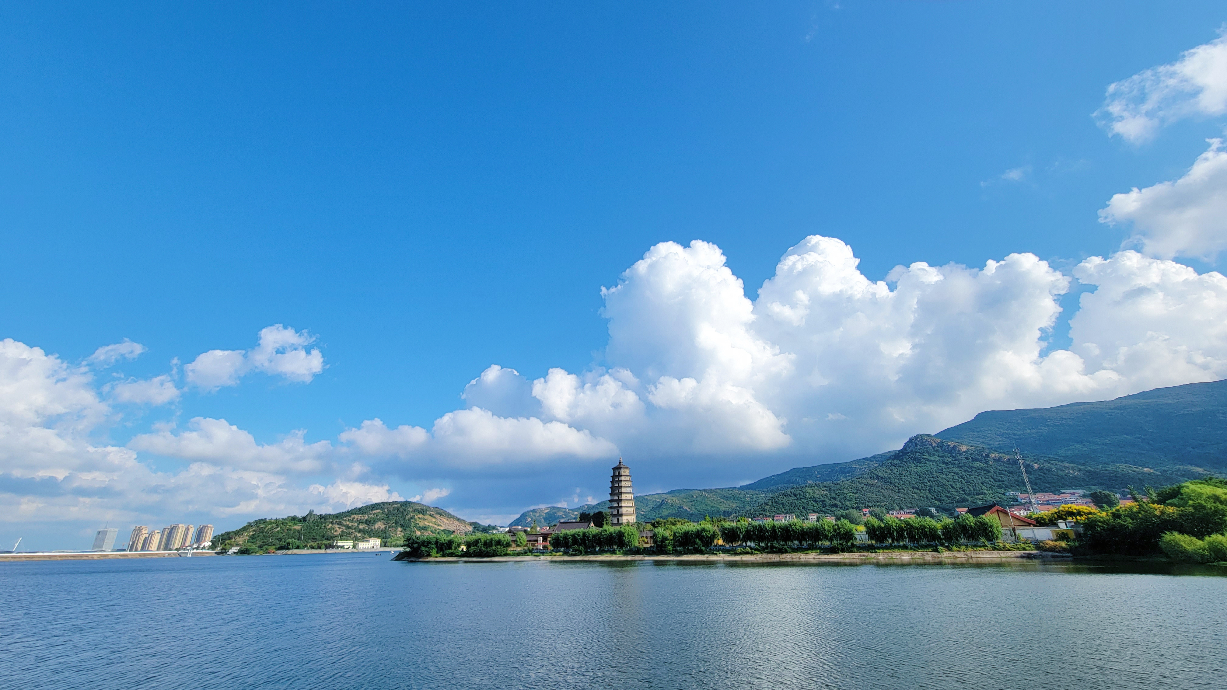孙艺菡+圣湖春色+17505187946.jpg