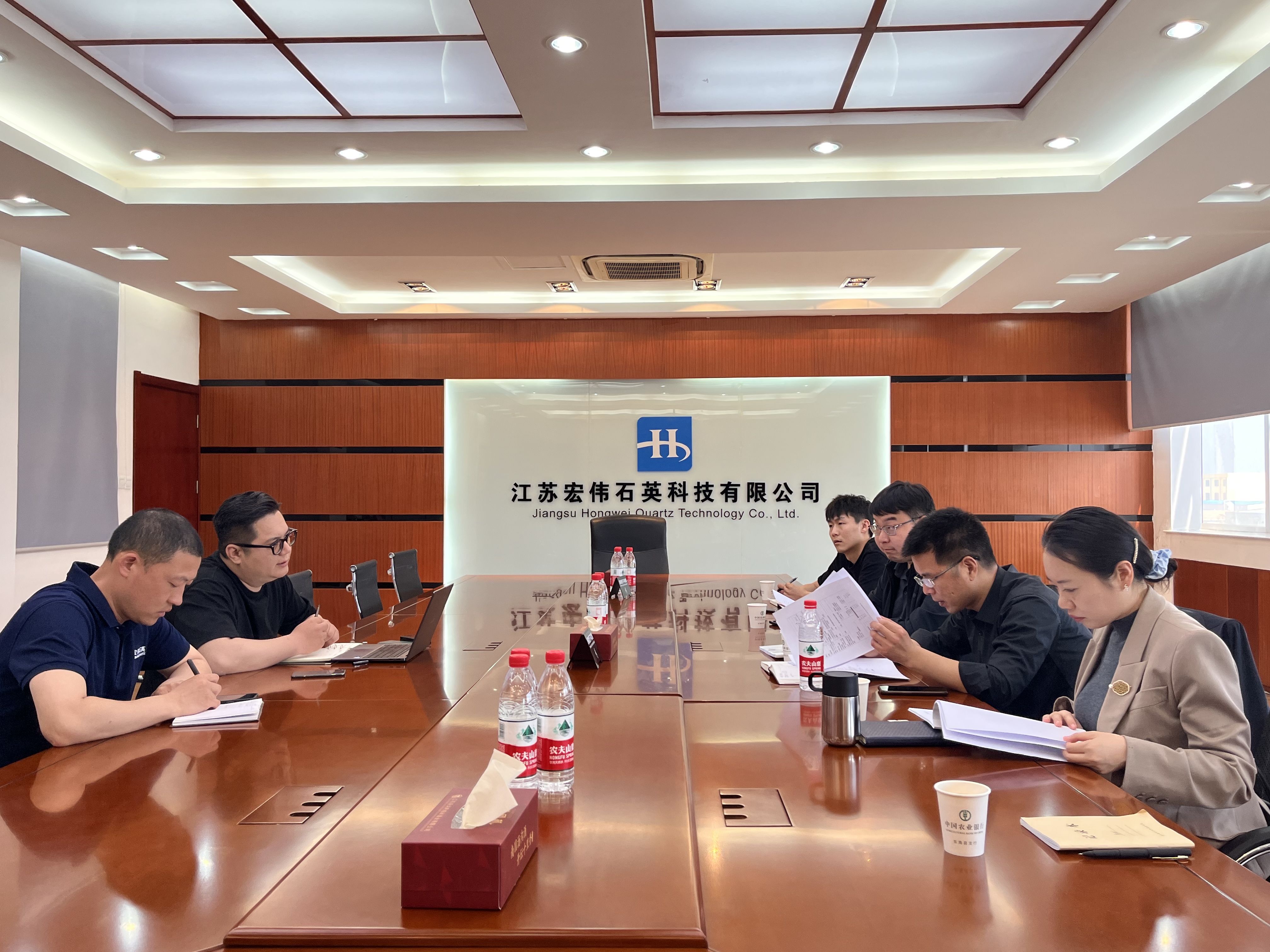 宏伟石英2.jpg