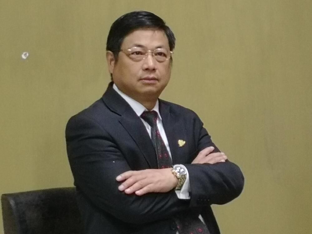 张其军旅英华人高新科技商业协会会长医学博士