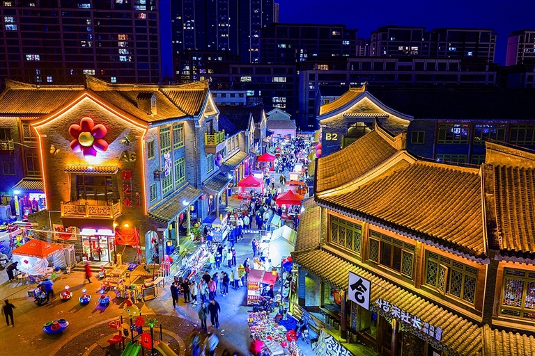 文旅盛宴强势“圈粉” 新春消费“马”力十足2.jpg