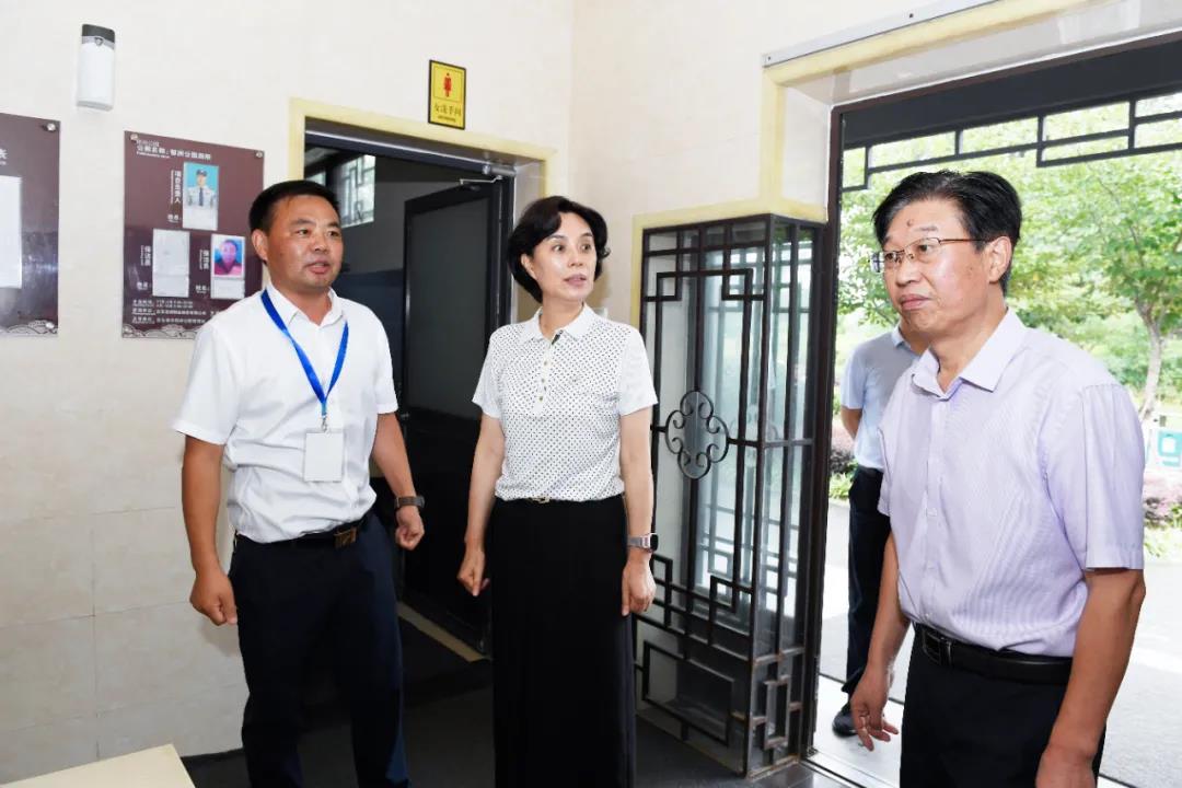 市委常委宣传部部长滕雯督查海州区文明城市创建工作