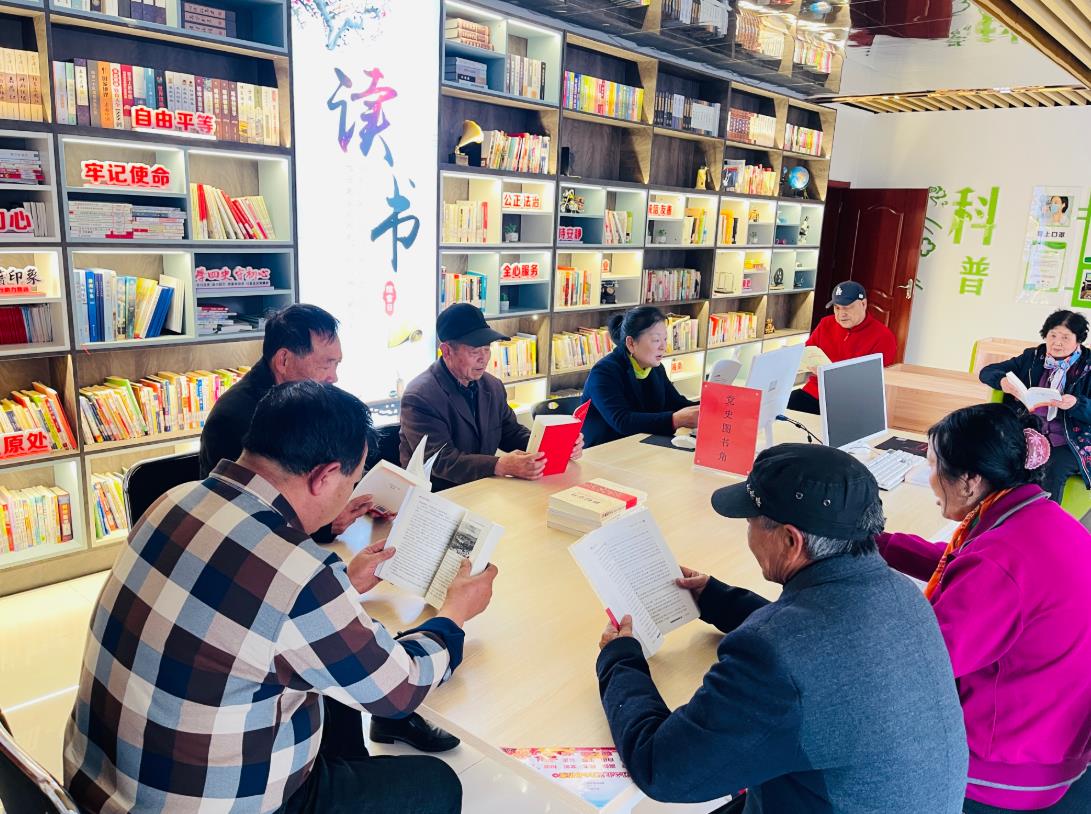 新南街道海南社区党史图书角开辟红色学习新阵地