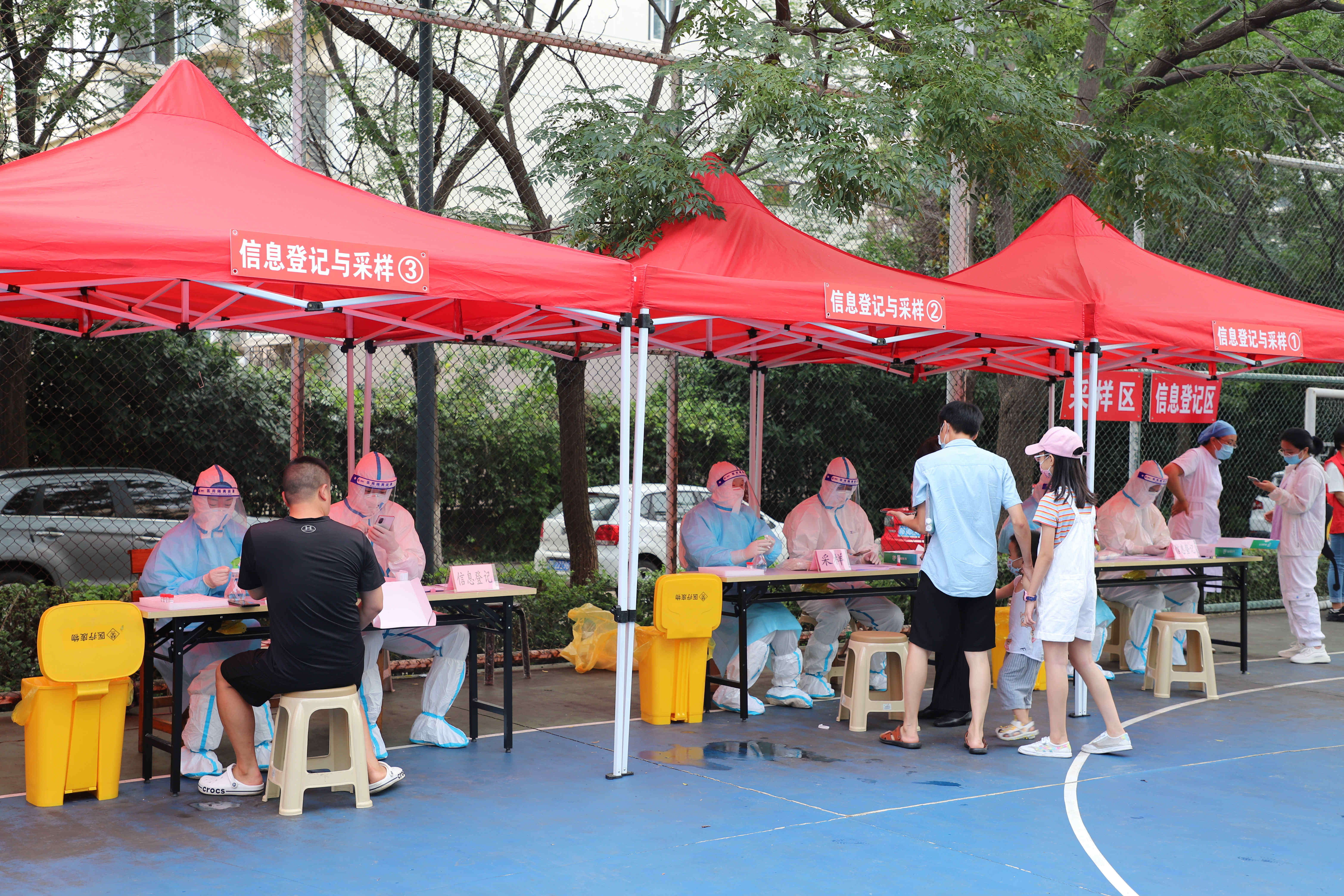 新东街道开展核酸检测应急演练活动