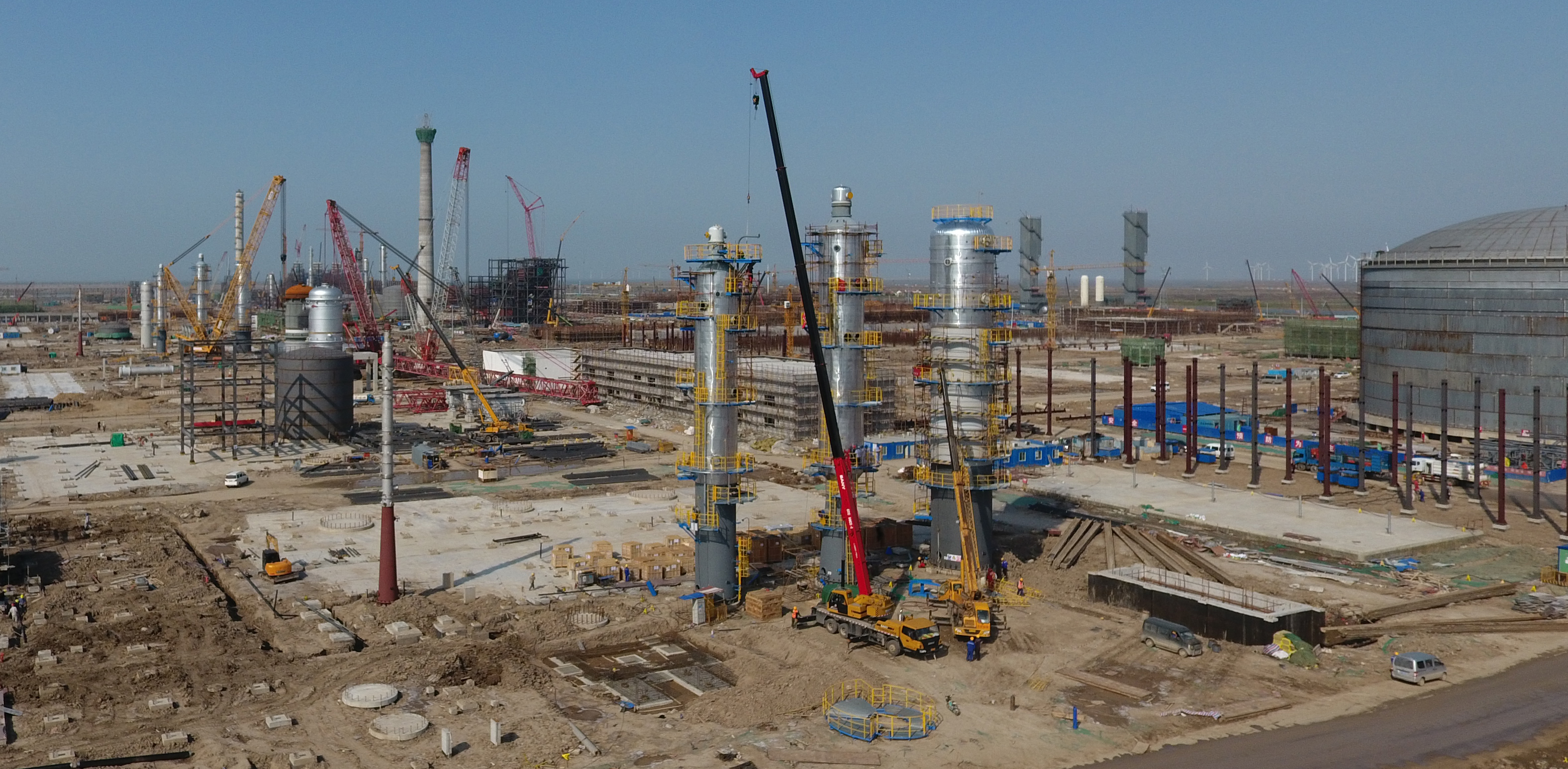 1,连云港石化轻烃综合利用项目建设现场.jpg