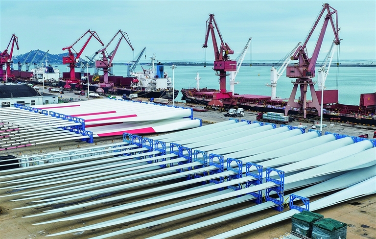 连云港港口持续发力绿色能源物流领域.jpg