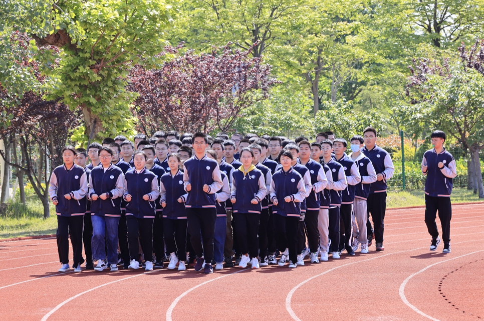 赣榆一中举行跑操比赛