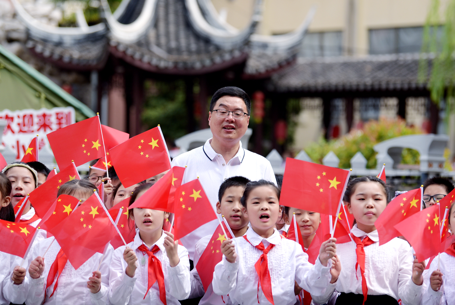 赣榆实小:开展《我和我的祖国》快闪庆祖国活动