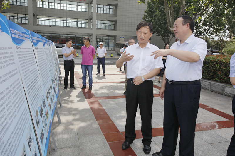 徐家保副市长调研督导教育系统创文工作