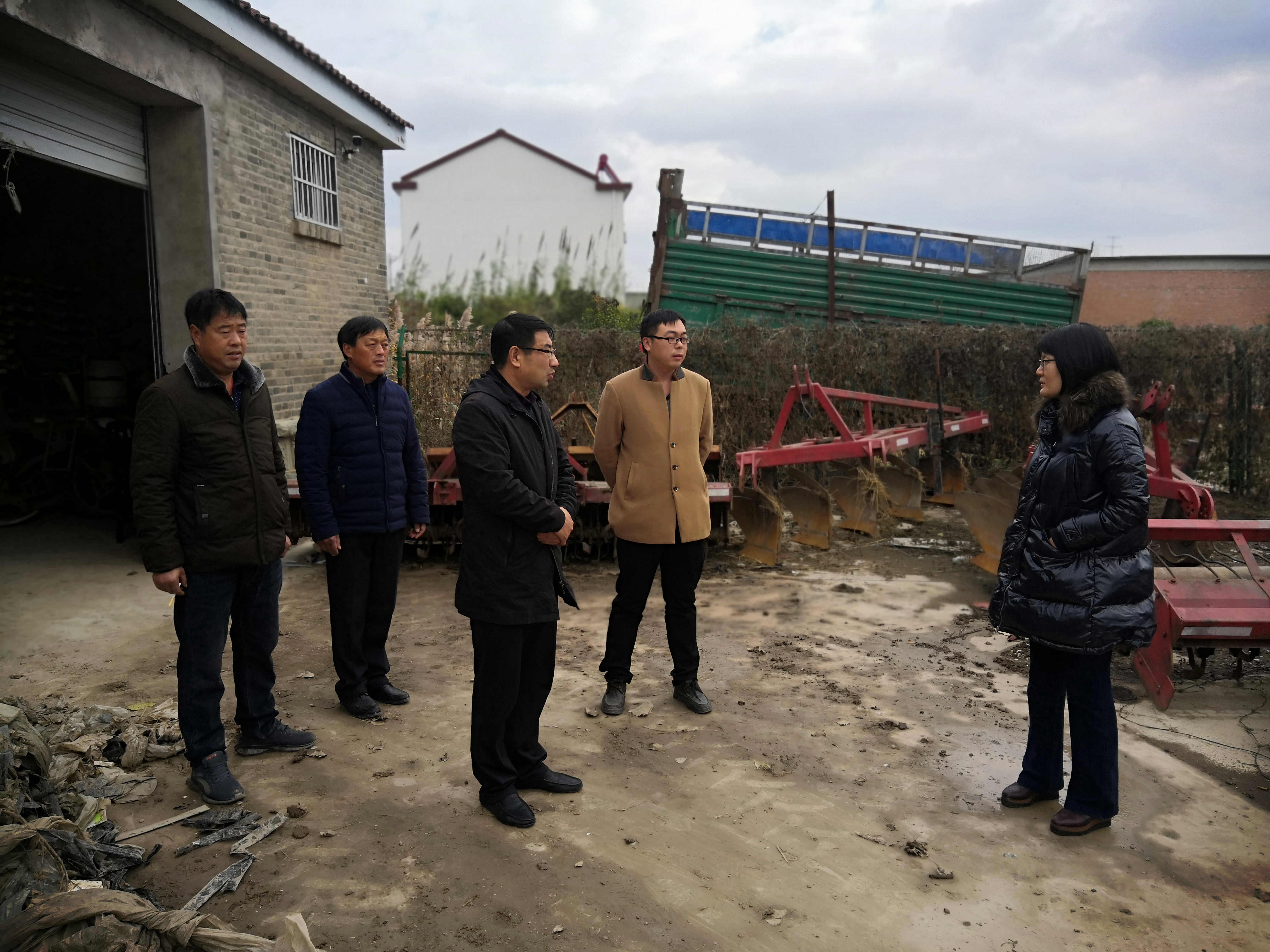 市园艺蔬菜技术指导站到徐圩新区检查2020年废旧农膜回收网点建设情况