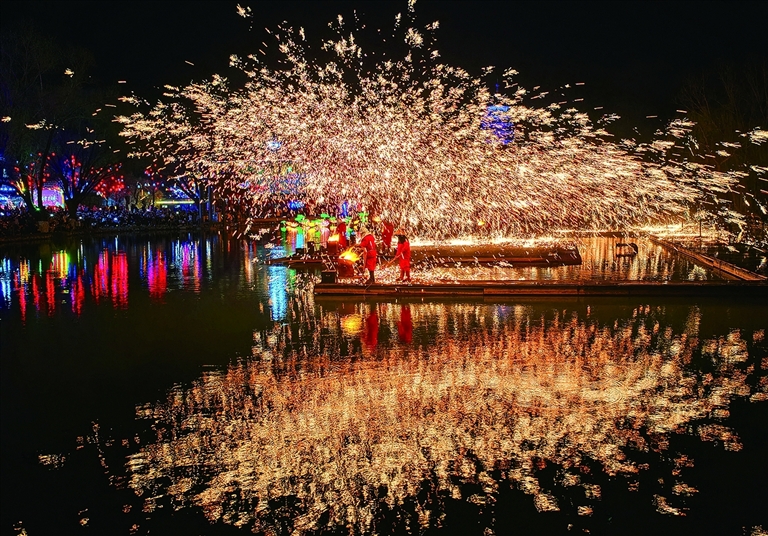 文旅盛宴强势“圈粉” 新春消费“马”力十足3.jpg