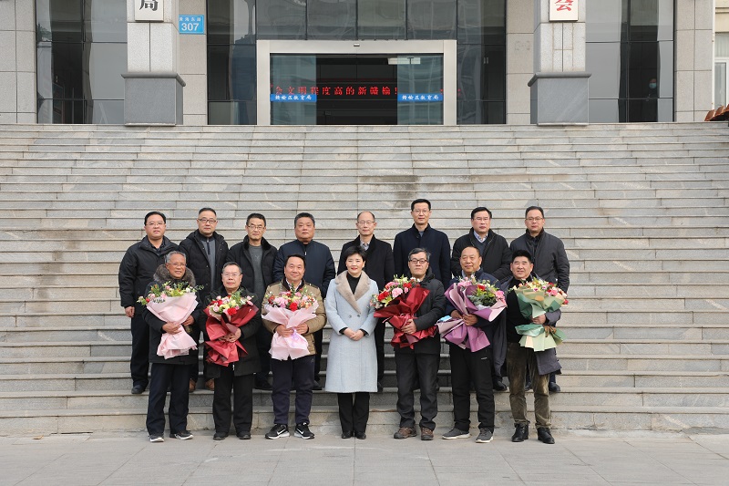 浓浓祝福语 依依惜别情——区教育局机关召开退休人员欢送会 - 赣榆