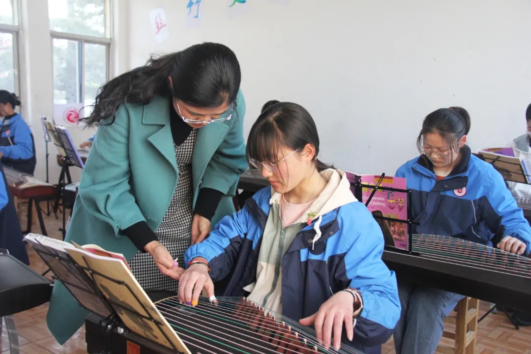 学史力行携手共育城南高中开展校园家长开放周活动