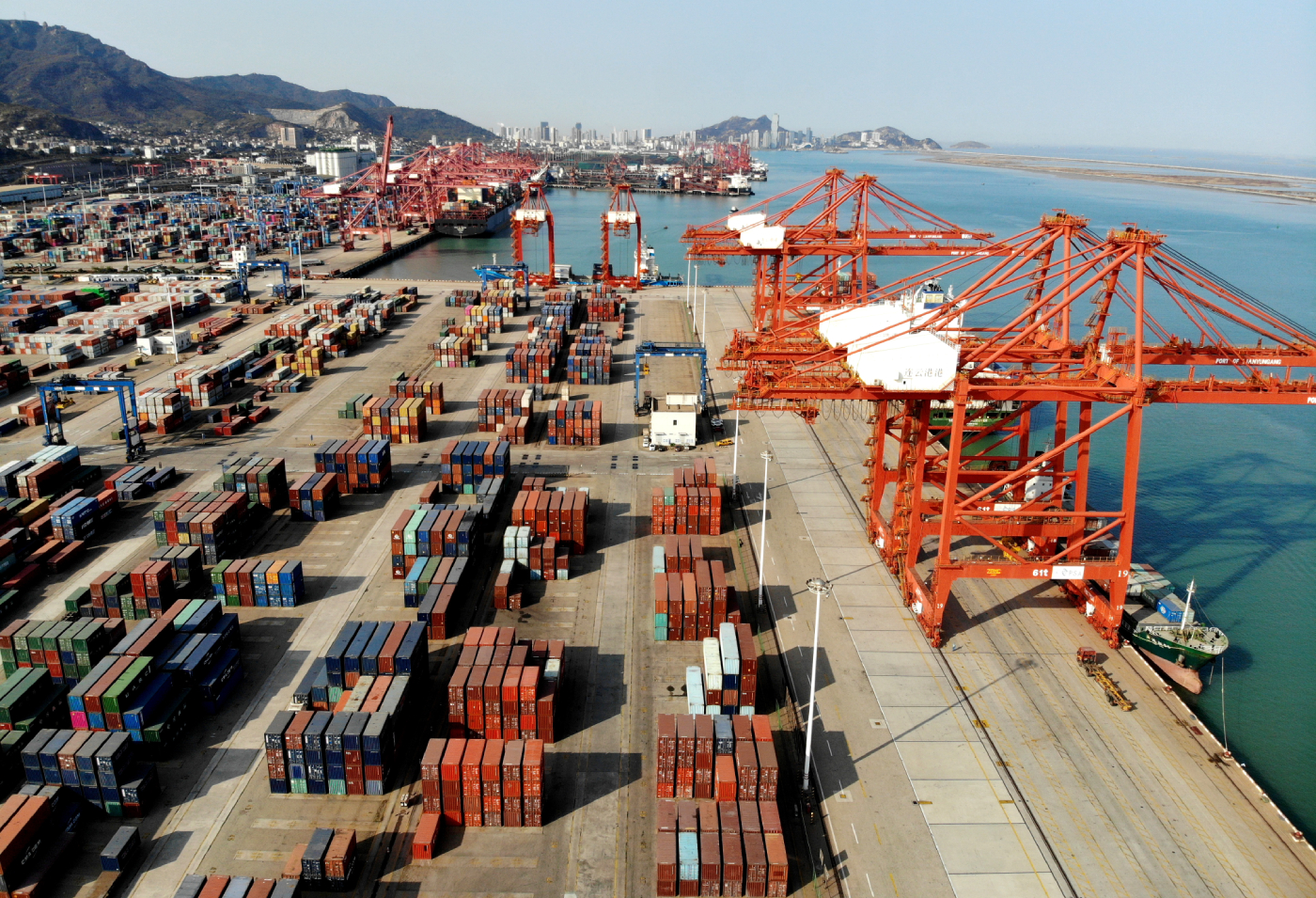 图片新闻-连云港港前10个月完成吞吐量20374.21万吨